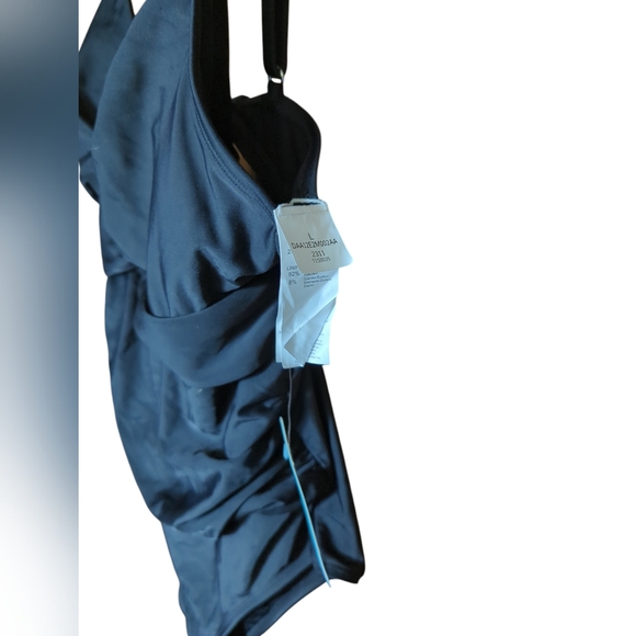 CUPSHE Womens Twist Front Cutout Ruched One Piece Black Swimsuit Beach Sz LG New - Picture 4 of 5